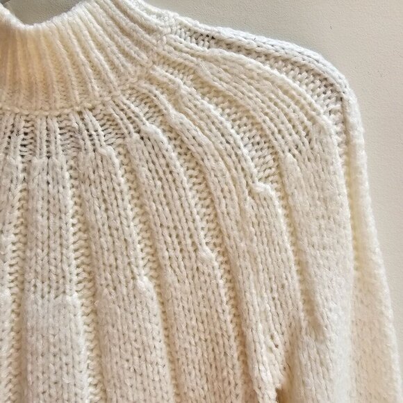 Abercrombie & Fitch Women's XS Cream Chunky Knit Mock Neck Sweater - Picture 5 of 10